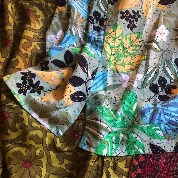 Retro Floral Button Up - Picture 8 of 8